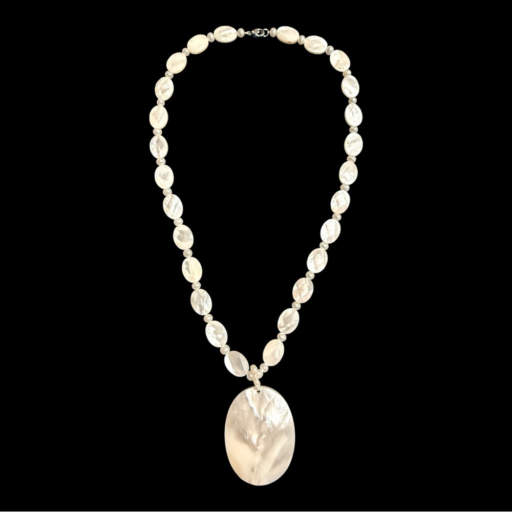 Vintage SS Faceted Mother of Pearl 20” Necklace EVC